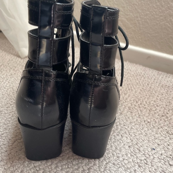 Black Patent Pleather Witchy Pointed Toe Ankle Boots - Lace Up Closure - Picture 4 of 6